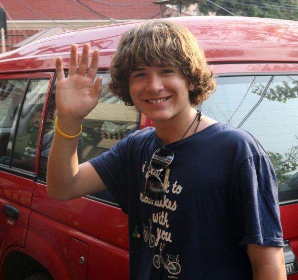 13-летний американец забрался на Эверест ради камня